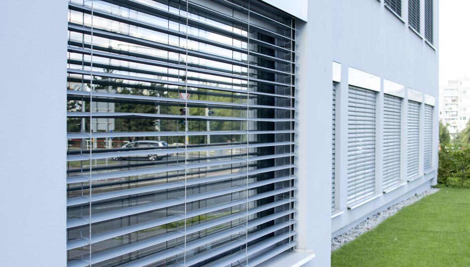 Store brise soleil aluminium